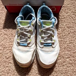 Ryka women's tennis shoes size 7.5